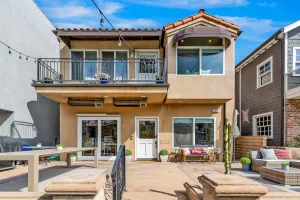 Image of Bright home on the channel with expansive patio & elevator