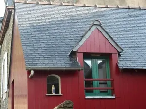 Image of Cancale: fisherman's house on the port of Houle in Cancale