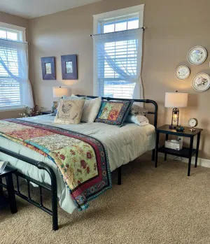 Image of Meadowlark Heritage Farm-cation Close to Town, but country and mountain views!