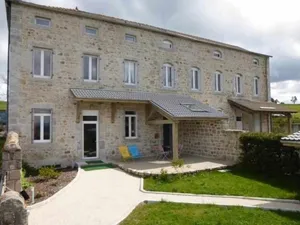 Image of Charming Ground-Floor Cottage with Walled Courtyard in Scenic Hiking Area
