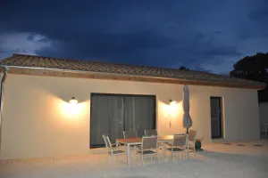 Image of villa with jacuzzi, at the foot of Mont Ventoux...5min from the town centre.