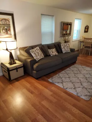 Image of Central Villa - Cozy, Comfortable & Close to it all