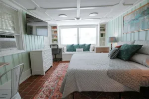 Image of Cozy and Pet Friendly Corner in Wetumpka
