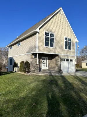 Image of Large, 3 bedroom  Cottage on Black River sleeps up to 10.