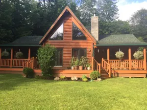 Image of perfect getaway near sylvan beach! 2 night minimum