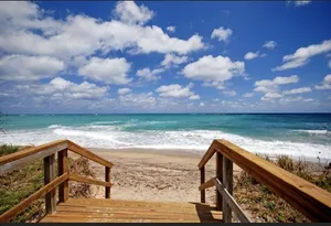 Image of Cozy, private apartment. Walk to the beach.