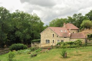Image of Le Tournebride du Château: Tranquility and luxury in the Sioule Gorges