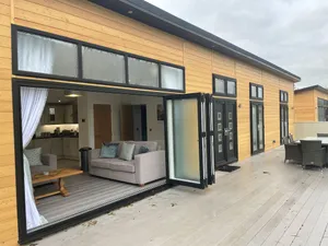 Image of Luxurious 3 bed Lodge with private hot tub close to city of Cambridge