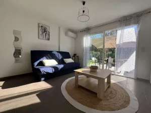 Image of Ground-floor apartment with garden, AC, garage, close to beach, 4 sleeps
