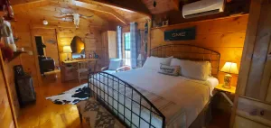 Image of Gunsmoke Cozy Cabin with tons of privacy, dogs ok!