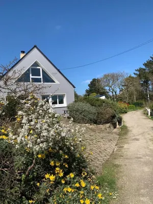 Image of Quiet seaside house in a cul-de-sac.