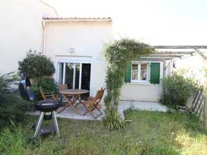 Image of Cozy 2BR House with Terrace - 4 Guests, Saint-Pierre-d'Oléron
