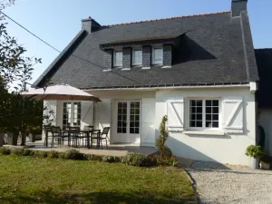 Image of CHARMING, BRIGHT 8-PERSON HOUSE CLOSE TO THE BEACH AND SUSCINIO CASTLE