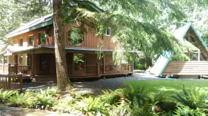 Image of Buchanan's Bunkhouse with saltwater hot tub! @ Mt.Rainier Entrance!