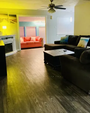 Image of Spacious 3BR Brick Home, Sleeps 9❤️Free Parking❤️No Pet Fee❤️No Extra Guest Fee🏖️