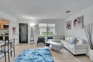 Image of Spacious 1 bedroom, East Delray parking, W\/D, BBQ