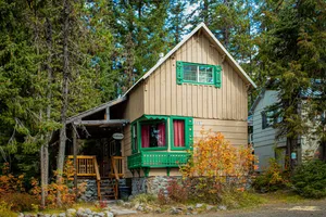 Image of Cozy Mountain Cabin with Full Kitchen - Close to Town, Skiing & Hiking Trails