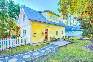 Image of IC2 Endless Summer Cottage Dog Friendly