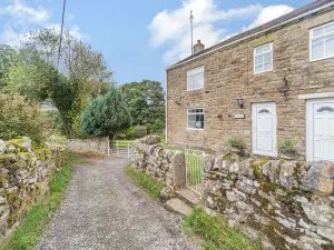 Image of Leave the hustle and bustle behind and relax and unwind at this idyllic country cottage.