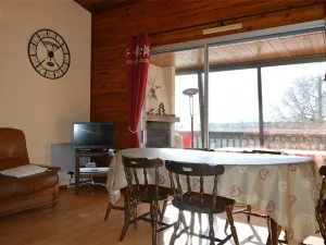 Image of Duplex for 8 with Balcony, Mountain Views, and Modern Amenities in Bolquère