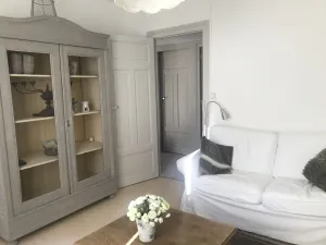 Image of Appartement 2 à 4 p et Jardin en Bord de Rivière, en Coeur de Ville, Proche lac