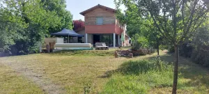 Image of Air-conditioned villa with swimming pool in quiet village center with all amenities