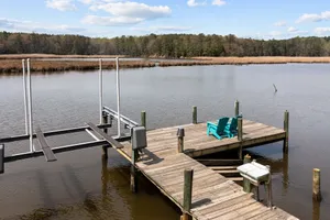Image of 3br\/2ba Waterfront Home overlooks Private Dock. 2+ acres of front yard Games