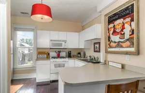 Image of Studio w King Bed Walking distance to Beach & Shops