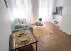 Image of In the heart of town, brand new, fully equipped + parking lot