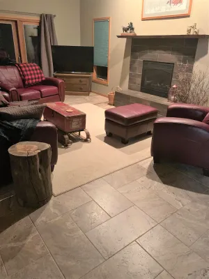 Image of This spacious single home combines modern amenities with a cozy mountain feel