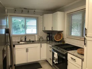 Image of HICKORY HOUSE 4 SHORT AND LONG  TERM RENTAL