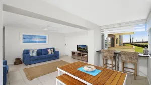 Image of Ashwood 100 Meters To Beach, Shops, Cafes Accom Holidays