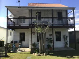 Image of 4 bedroom home. Close to restaurants,fast food, shopping and hospital
