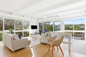 Image of Classic, Portsea holiday home close to beaches and Village (sleeps 11)