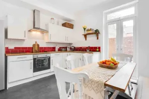 Image of Spacious 4-Bed | Nearby Sefton Park | Sleeps 8