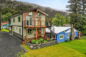 Image of A-View\n\nCome stay with us in fall, winter and spring.