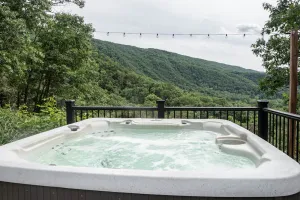 Image of Luxury mountain cabin W\/ hot tub & majestic views