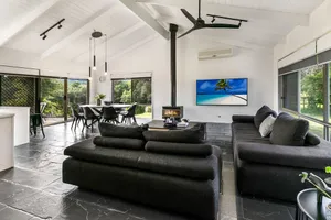Image of 1 Oak - Rye Back Beach Accommodation