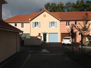 Image of Quiet house close to shops in a nature town on the Arcachon basin