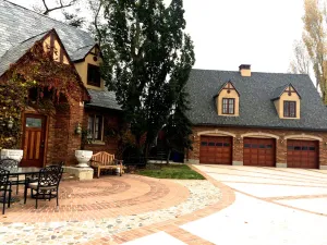 Image of Butler Manor Carriage House,  Deluxe Apt on Historic Estate w\/Spectacular Views!