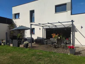 Image of RECENT MODERN HOUSE CLOSE TO BEACHES AND SHOPS