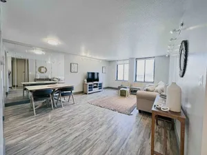 Image of Stylish Downtown Business| Hospital | WD | GYM