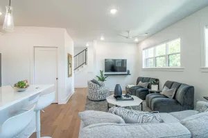 Image of The 302 - Modern Townhome - 0.5 mile to DT
