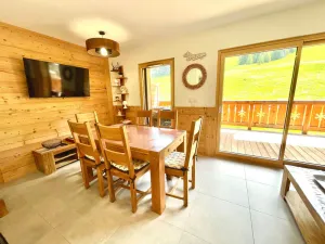 Image of Appartement neuf sur les pistes avec parking et wifi - FR-1-505-190
