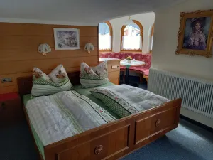 Image of Tower room 2 - Waldheim House