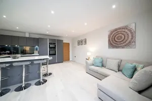 Image of W. Queen St. Apt.