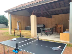 Image of Gîte Familial avec SPA et Jeux Extérieurs - 5 Chambres, 230m², Village Typique, Animaux Acceptés - FR-1-496-289