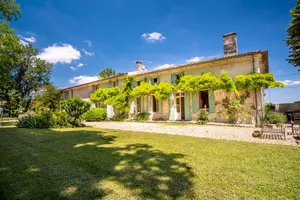 Image of Charming house with large heated swimming pool near Saint-Emilion