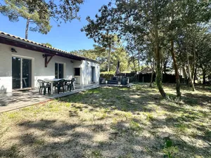 Image of Charmante Villa Rénovée avec Jardin, Climatisée, Pour 8 Pers - Quartier Boisé à La Palmyre - FR-1-705-52