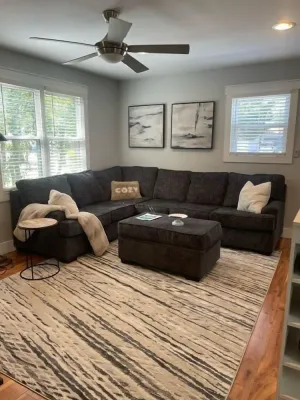 Image of Cozy Blue Bungalow Walk Downtown! Free parking!